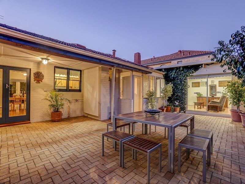 35 Bedford Road, Ardross WA 6153