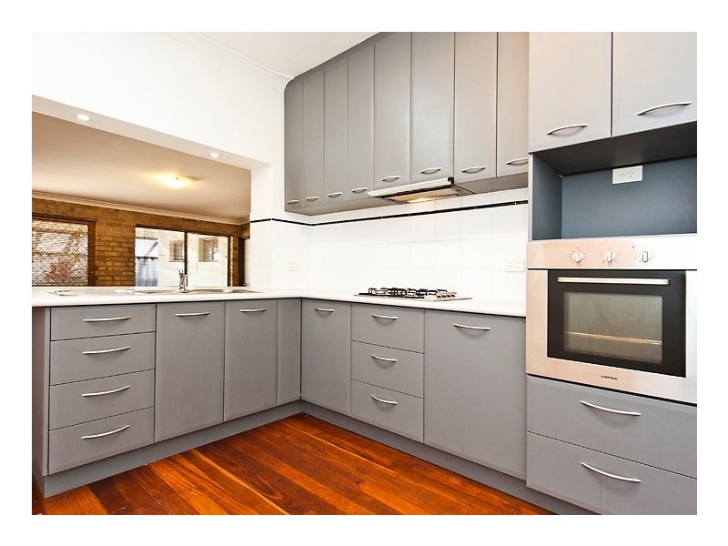 27a Latham Street, Alfred Cove WA 6154