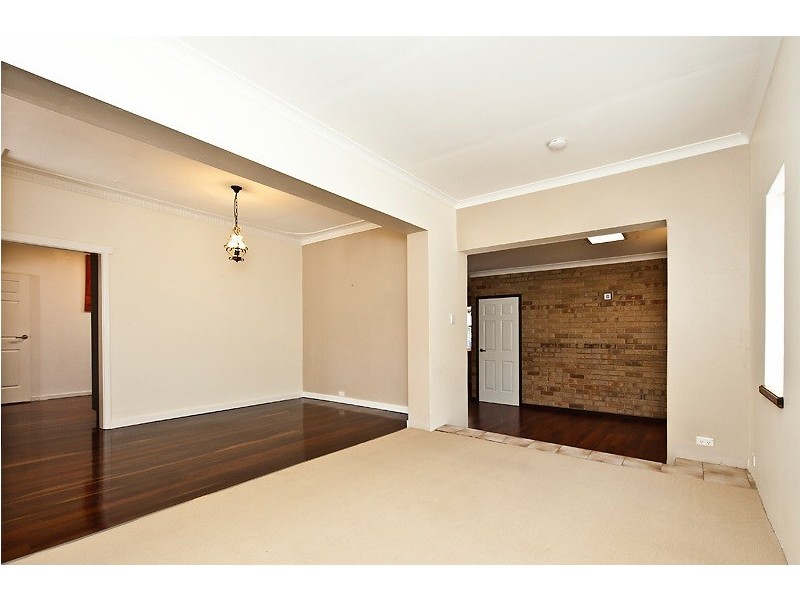 27a Latham Street, Alfred Cove WA 6154