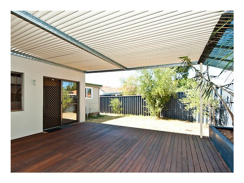 27a Latham Street, Alfred Cove WA 6154