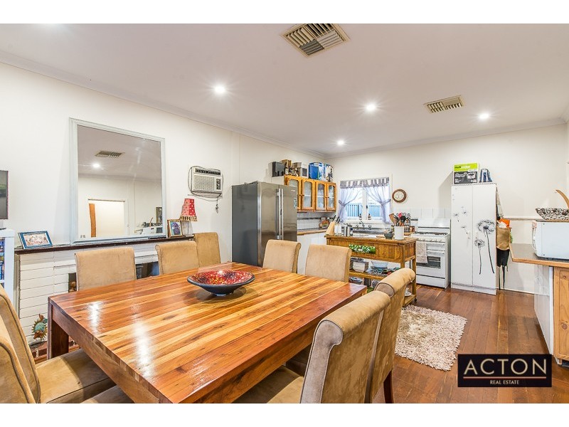 10 Moorhouse Street, Willagee WA 6156