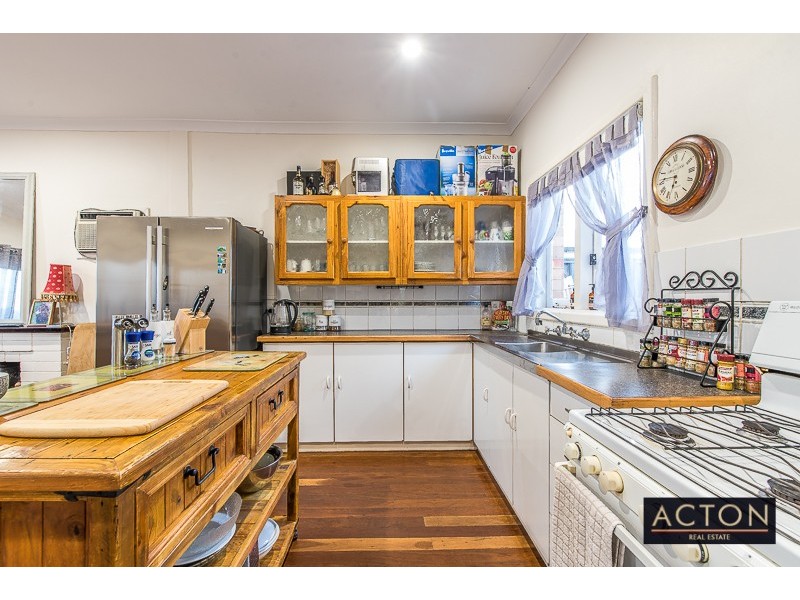 10 Moorhouse Street, Willagee WA 6156