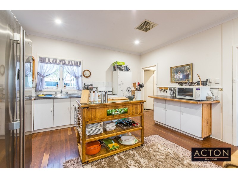 10 Moorhouse Street, Willagee WA 6156