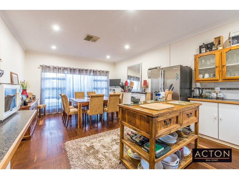 10 Moorhouse Street, Willagee WA 6156