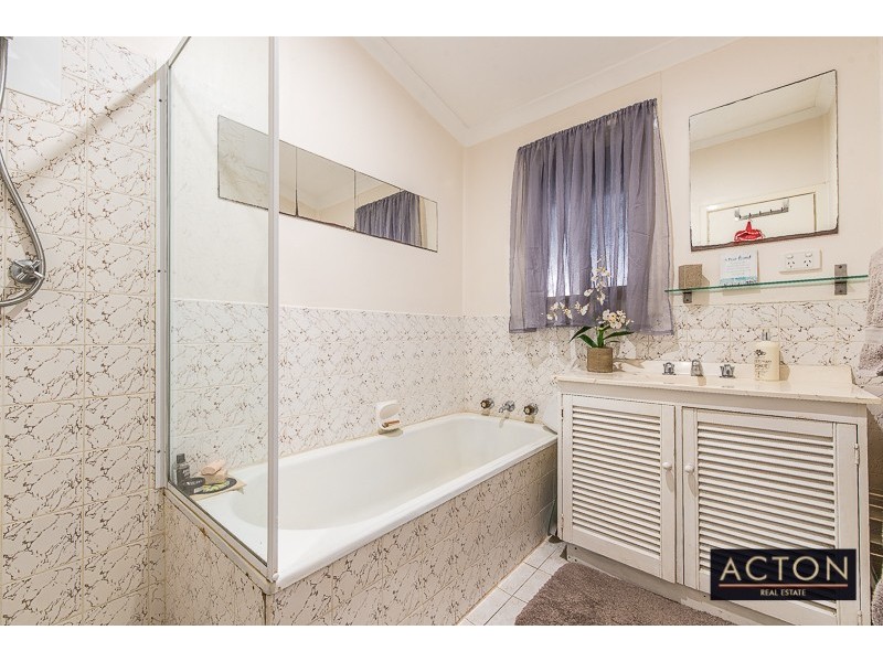 10 Moorhouse Street, Willagee WA 6156