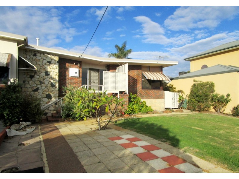 16 Denny Way, Alfred Cove WA 6154