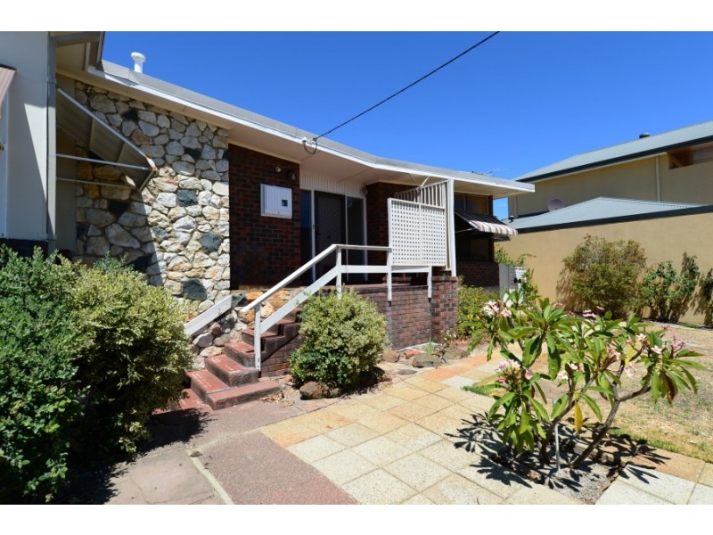 16 Denny Way, Alfred Cove WA 6154