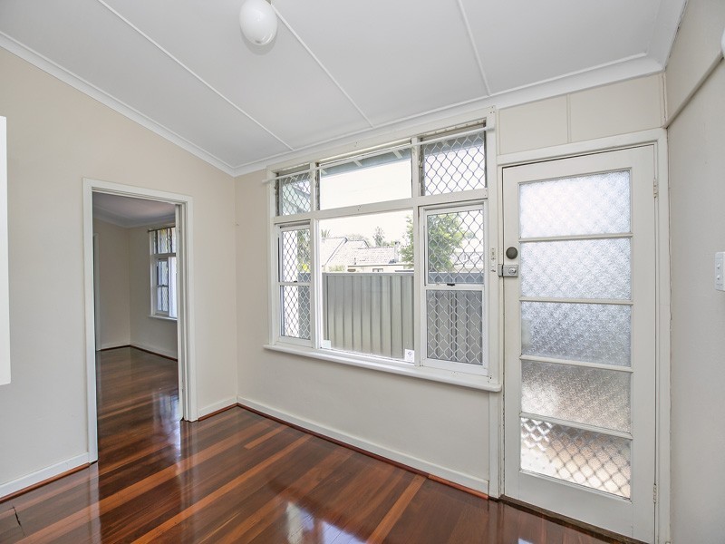 11 Doney Street, Alfred Cove WA 6154