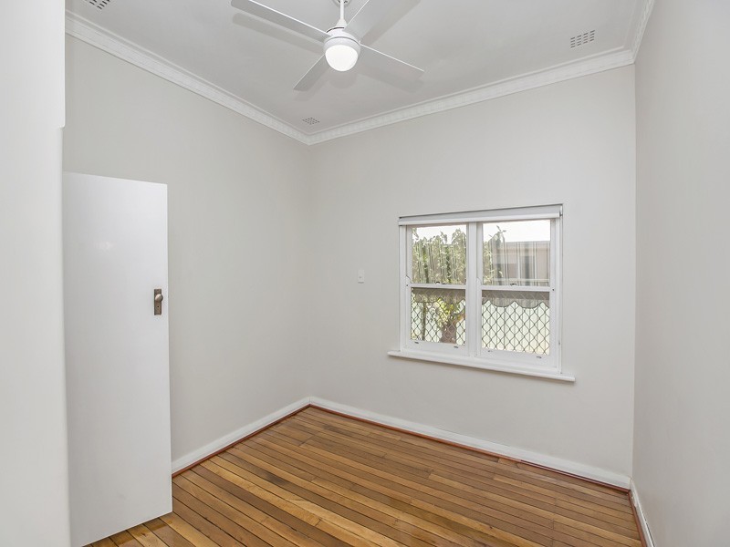 11 Doney Street, Alfred Cove WA 6154