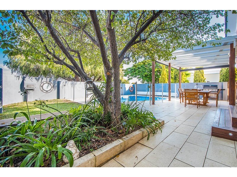 65 Beach Street, Bicton WA 6157