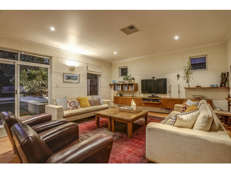 7 Purdie Ave, Ardross WA 6153