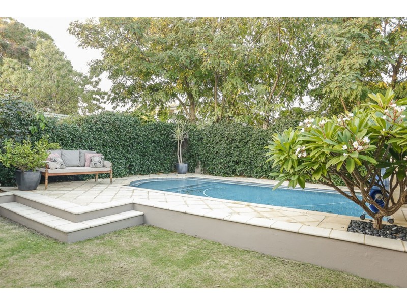 7 Purdie Ave, Ardross WA 6153