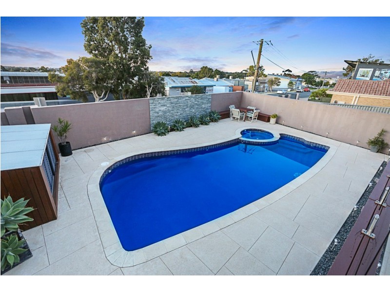 31a McCoy Street, Melville WA 6156