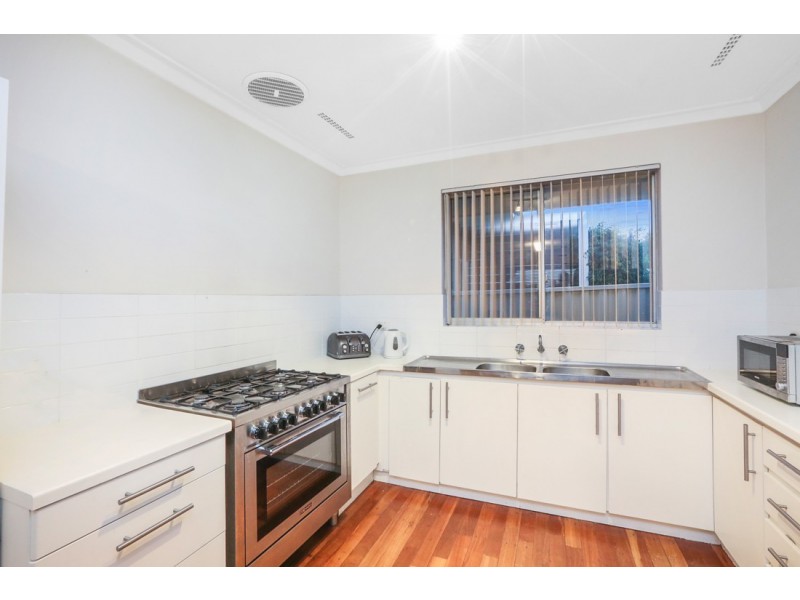 31a McCoy Street, Melville WA 6156