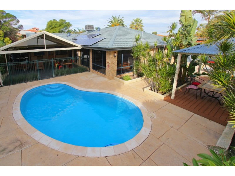 6 PEGGS PLACE, Leeming WA 6149