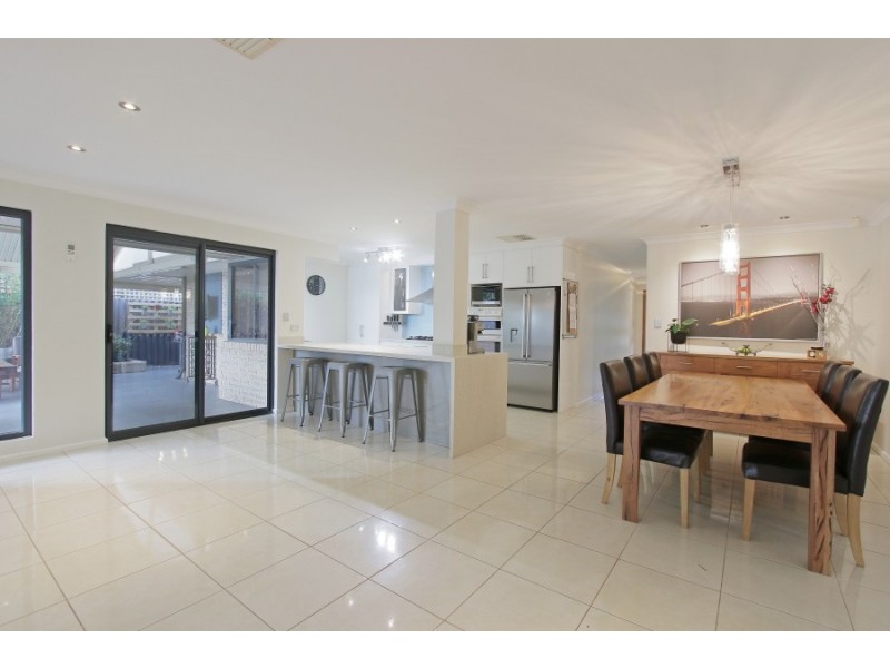 6 PEGGS PLACE, Leeming WA 6149