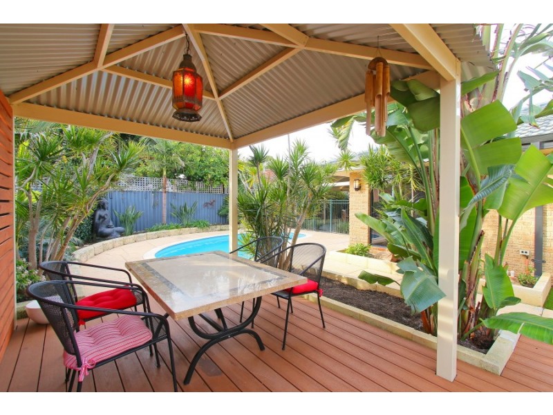 6 PEGGS PLACE, Leeming WA 6149