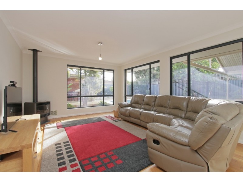 6 PEGGS PLACE, Leeming WA 6149