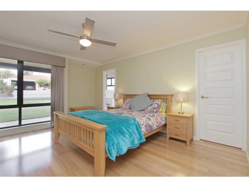 6 PEGGS PLACE, Leeming WA 6149