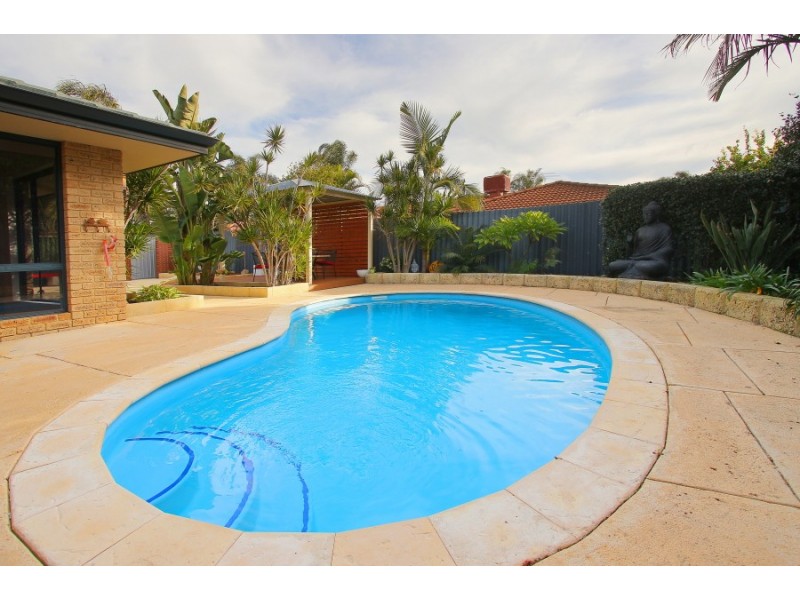 6 PEGGS PLACE, Leeming WA 6149