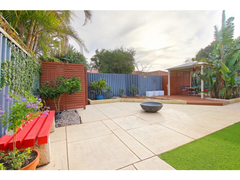 6 PEGGS PLACE, Leeming WA 6149