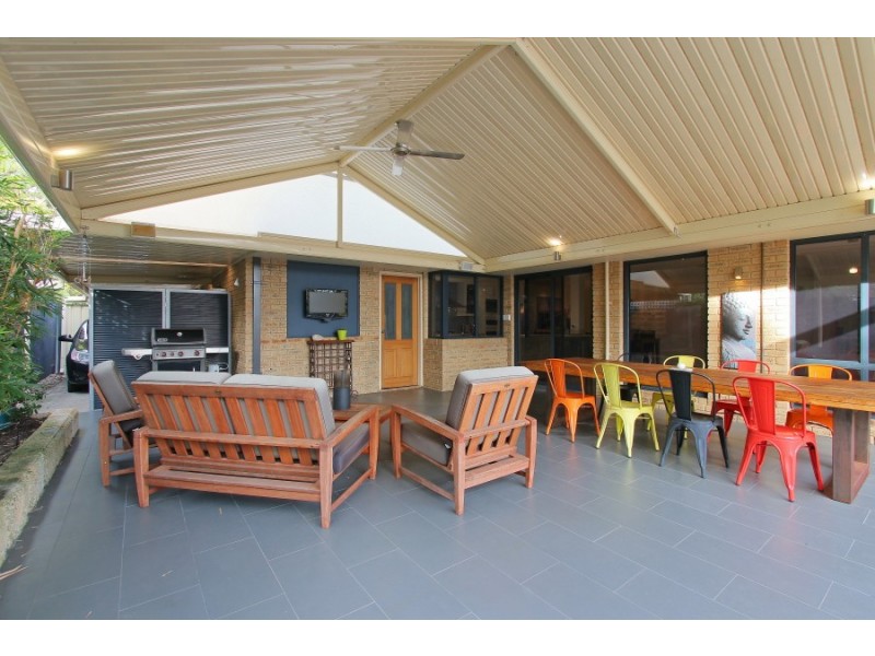 6 PEGGS PLACE, Leeming WA 6149
