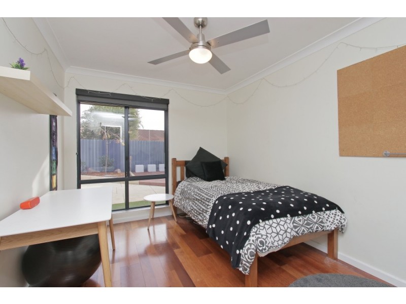 6 PEGGS PLACE, Leeming WA 6149