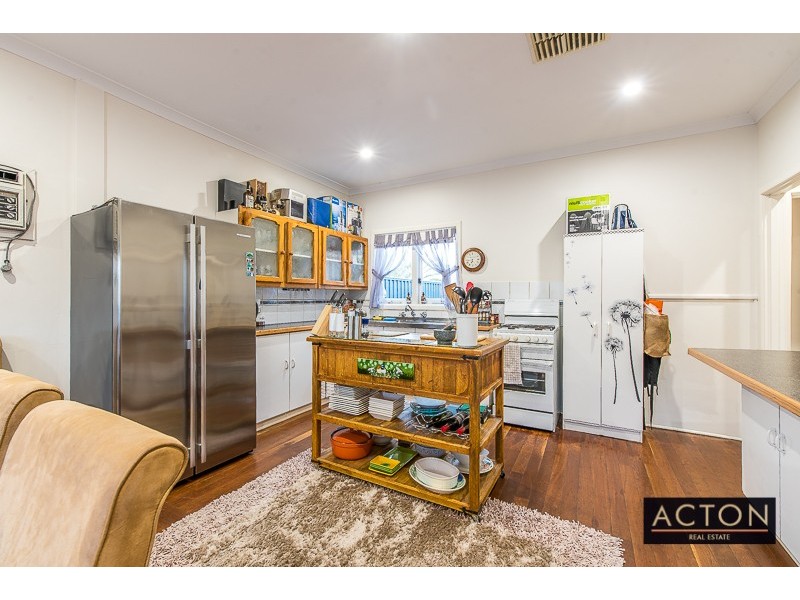 10 Moorhouse Street, Willagee WA 6156