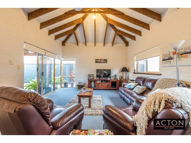 10 Moorhouse Street, Willagee WA 6156