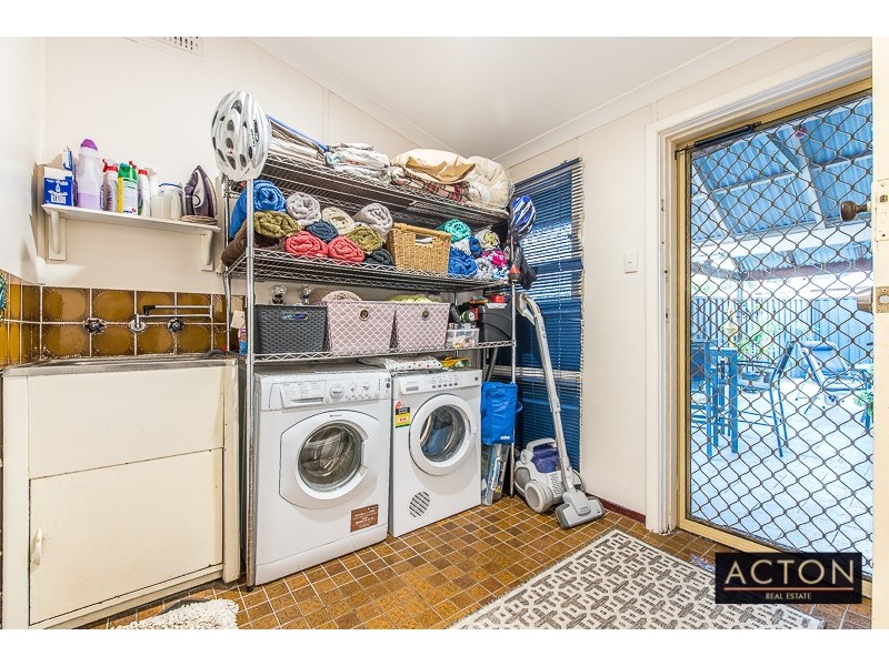 10 Moorhouse Street, Willagee WA 6156
