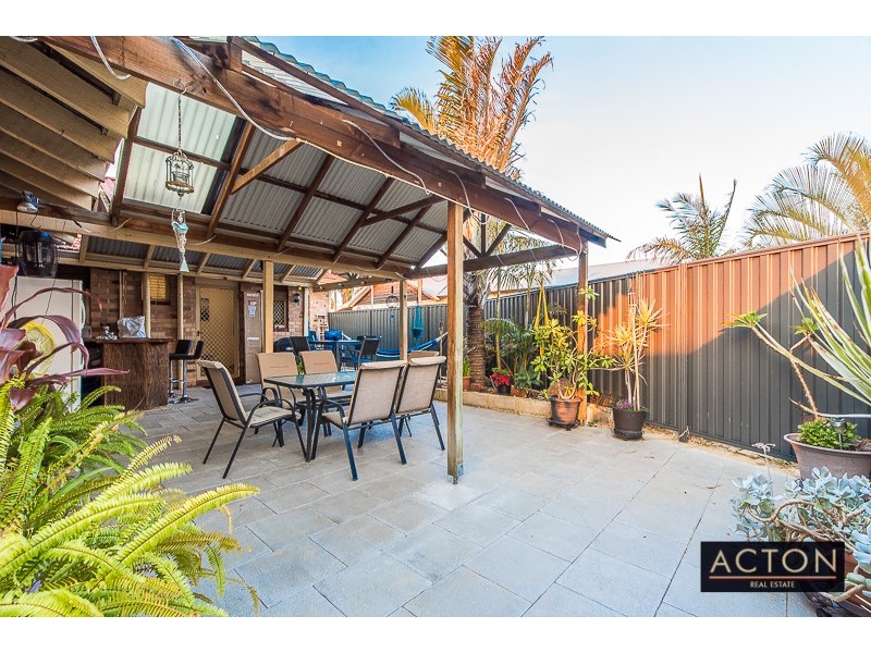 10 Moorhouse Street, Willagee WA 6156