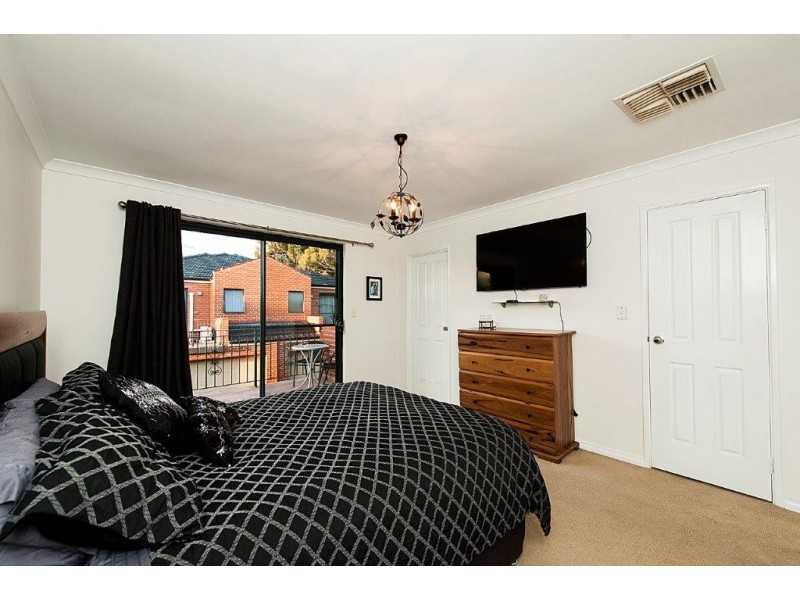 7/31 The Lakes Boulevard, Jandakot WA 6164