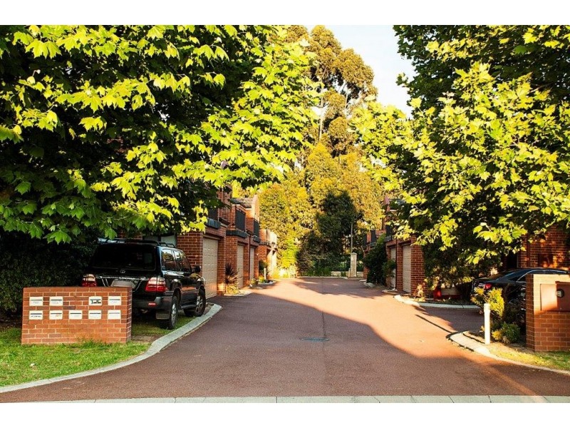 7/31 The Lakes Boulevard, Jandakot WA 6164