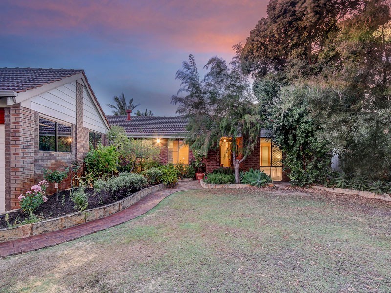 22 MARSENGO ROAD, Bateman WA 6150