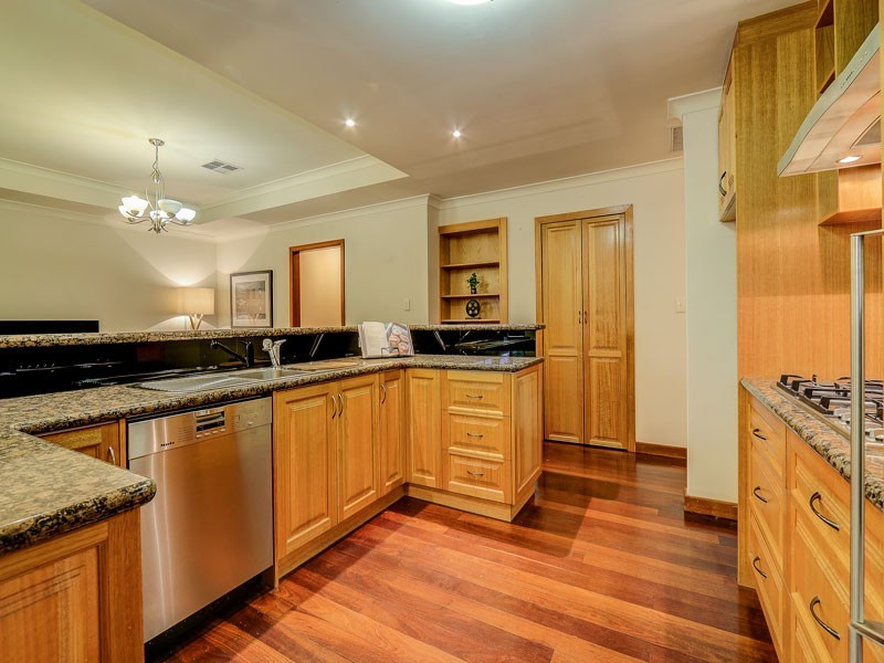 22 MARSENGO ROAD, Bateman WA 6150