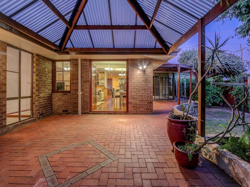 22 MARSENGO ROAD, Bateman WA 6150
