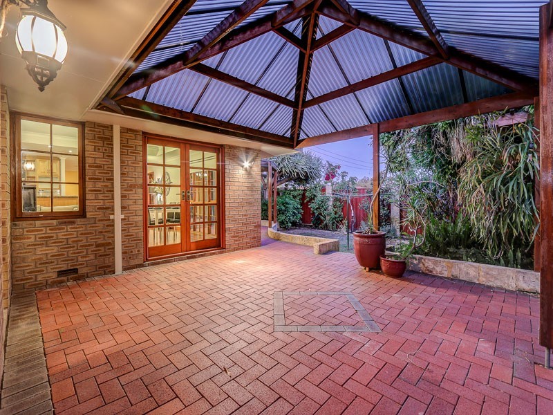 22 MARSENGO ROAD, Bateman WA 6150