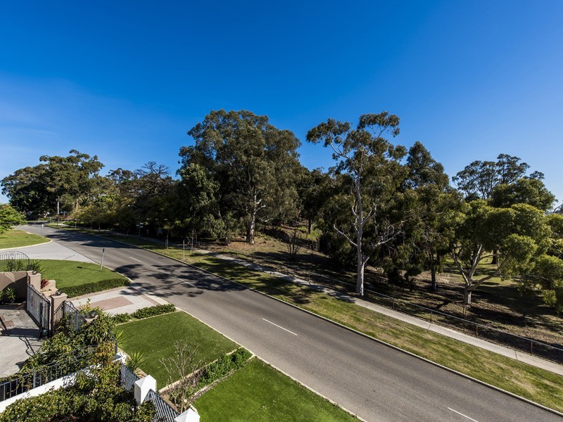 57a DUNCRAIG ROAD, Applecross WA 6153