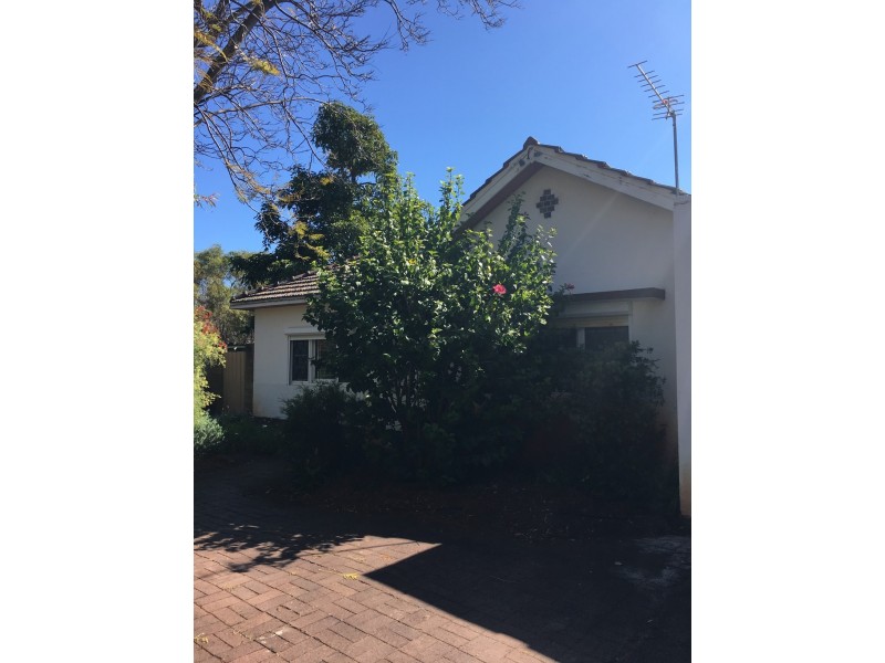 1 McCallum Crescent, Ardross WA 6153
