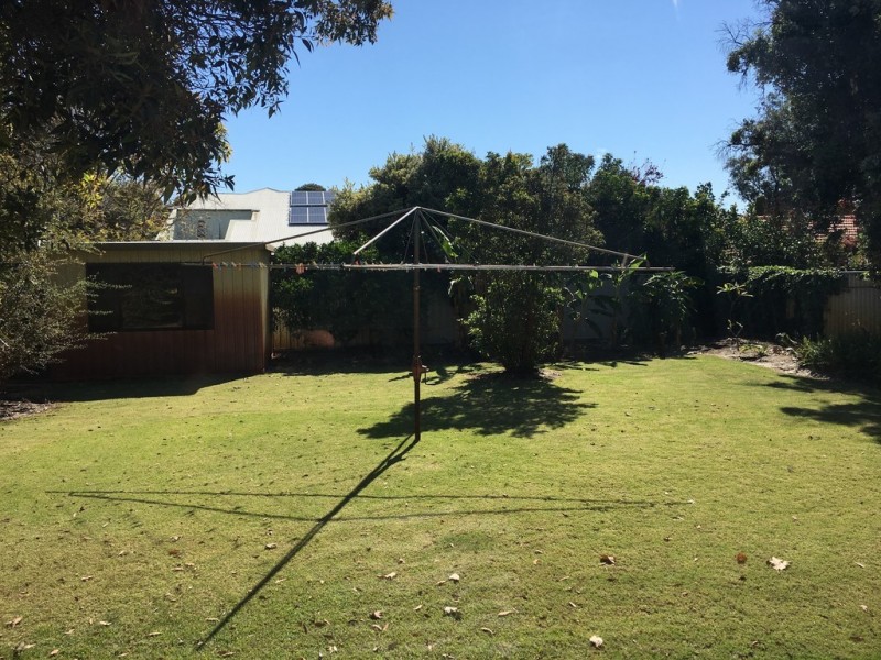 1 McCallum Crescent, Ardross WA 6153
