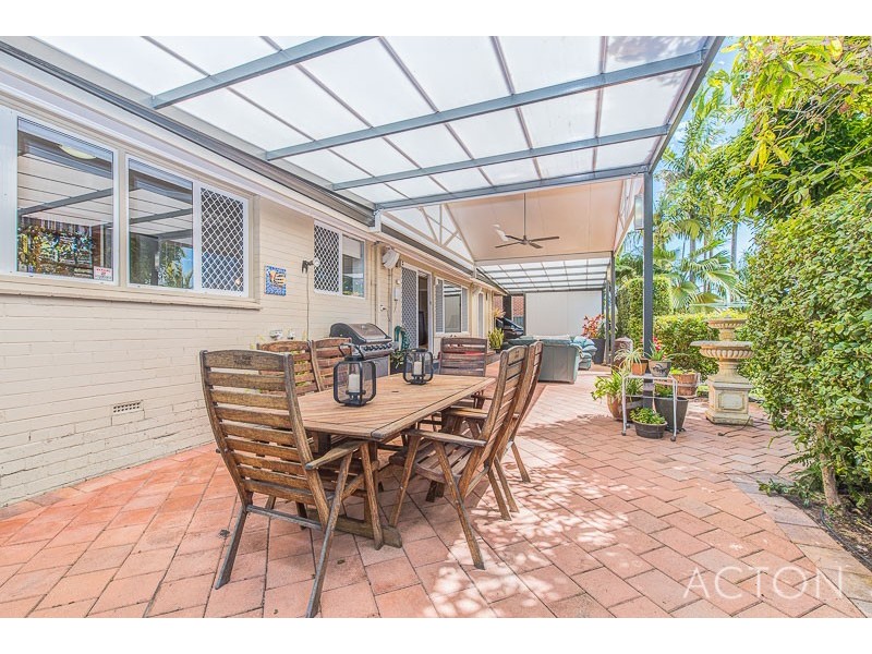 9 Doney Street, Alfred Cove WA 6154