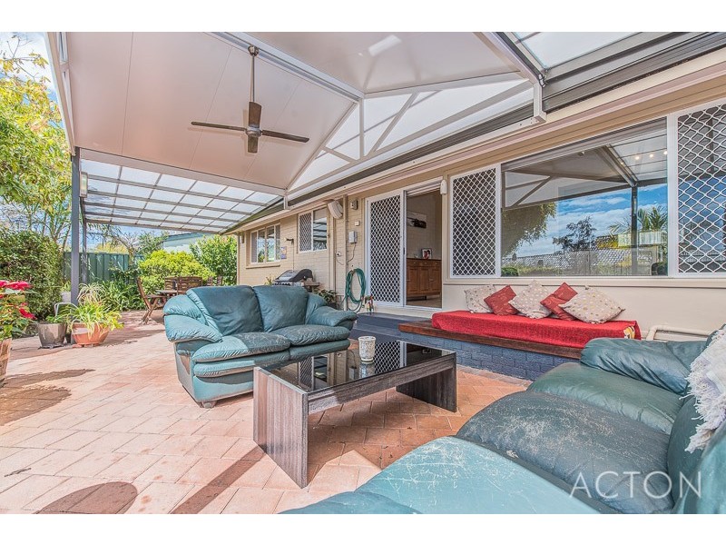 9 Doney Street, Alfred Cove WA 6154