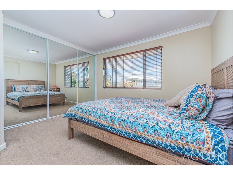 9 Doney Street, Alfred Cove WA 6154