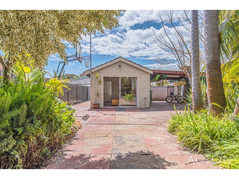 9 Doney Street, Alfred Cove WA 6154