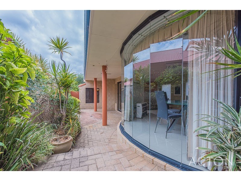 20A PEPLER AVENUE, Salter Point WA 6152