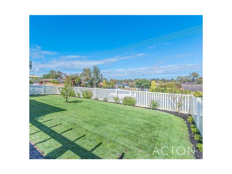 27 BROADHURST CRESCENT, Bateman WA 6150