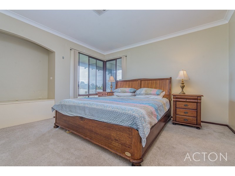 27 BROADHURST CRESCENT, Bateman WA 6150