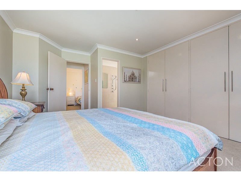 27 BROADHURST CRESCENT, Bateman WA 6150