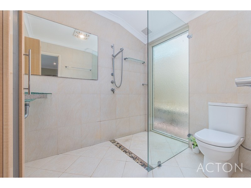 27 BROADHURST CRESCENT, Bateman WA 6150