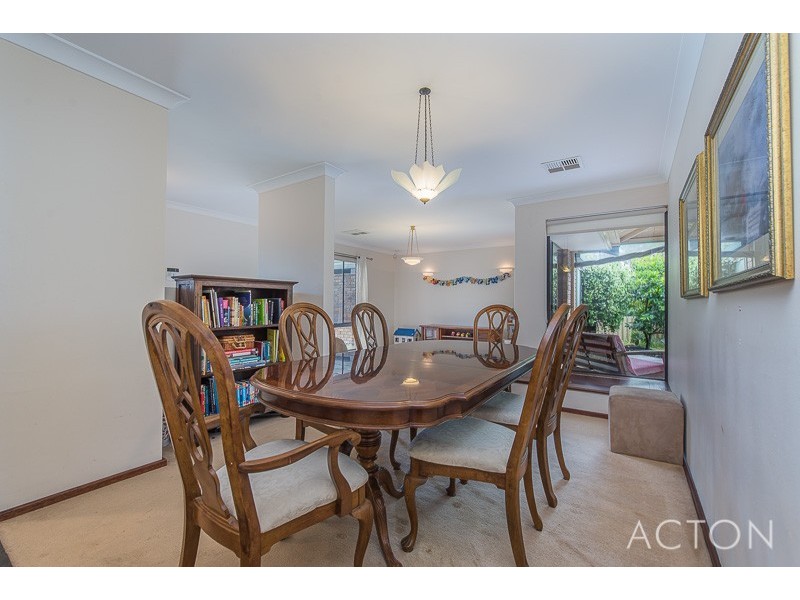 27 BROADHURST CRESCENT, Bateman WA 6150